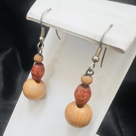 ROUND RED AND BEIGE WOOD METAL HOOK EARRINGS - Picture 2 of 4